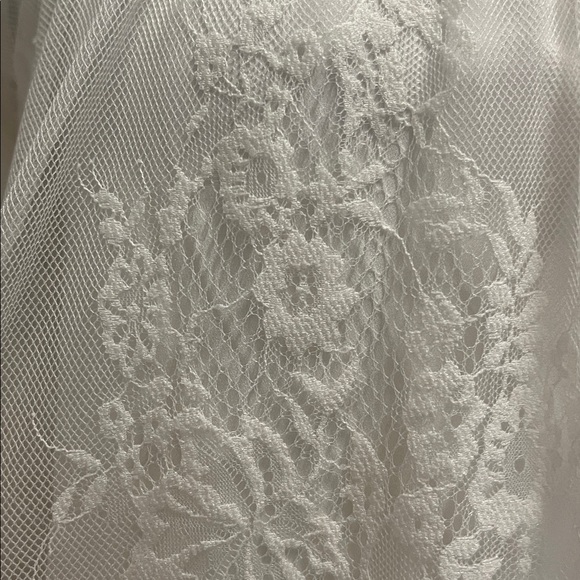 NWT- LOFT Cream Lace Flare Sleeve Blouse - Picture 5 of 7